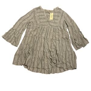 NWT Elan Women’s Gray Tiered Tunic Blouse Three quarter sleeve 1X